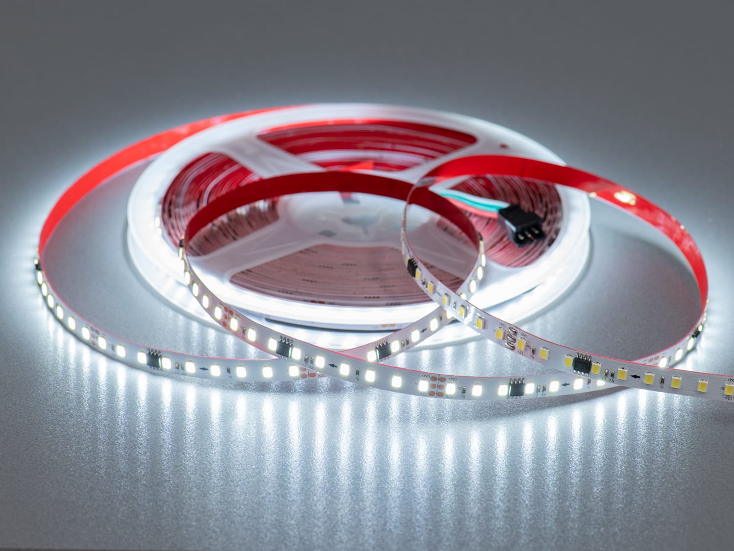 Адресна LED стрічка NWS12-2835-126-CW-20-8, холодне світло