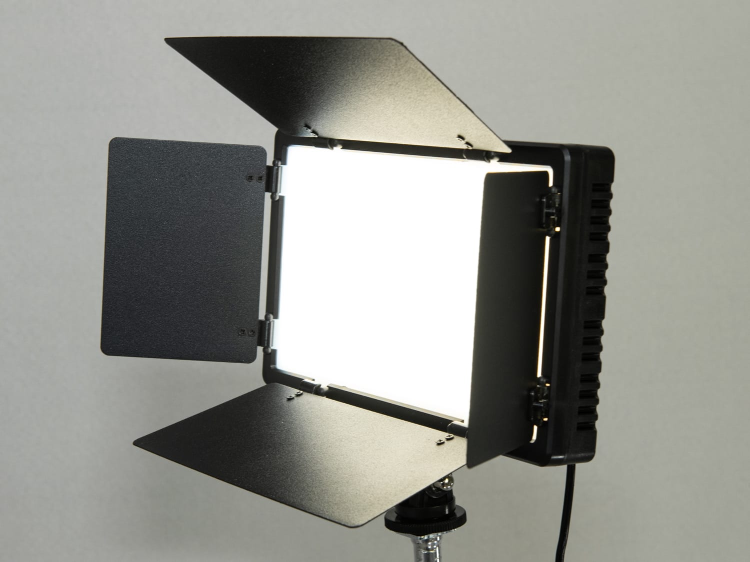 Студійний прожектор SL-LED600, білий