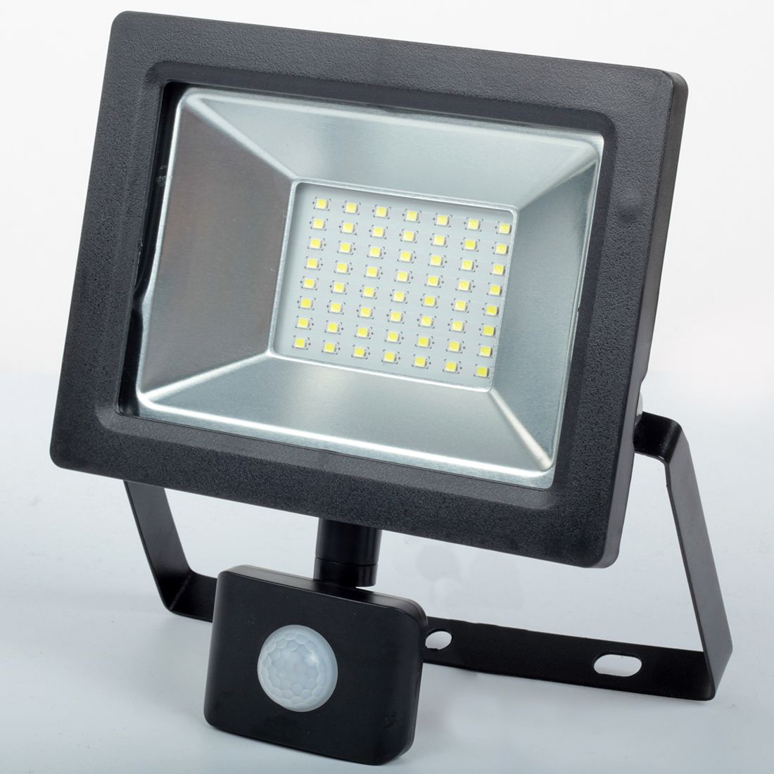 Прожектор з датчиком руху SLP-50W SMD LED 6000K Д/Р BK